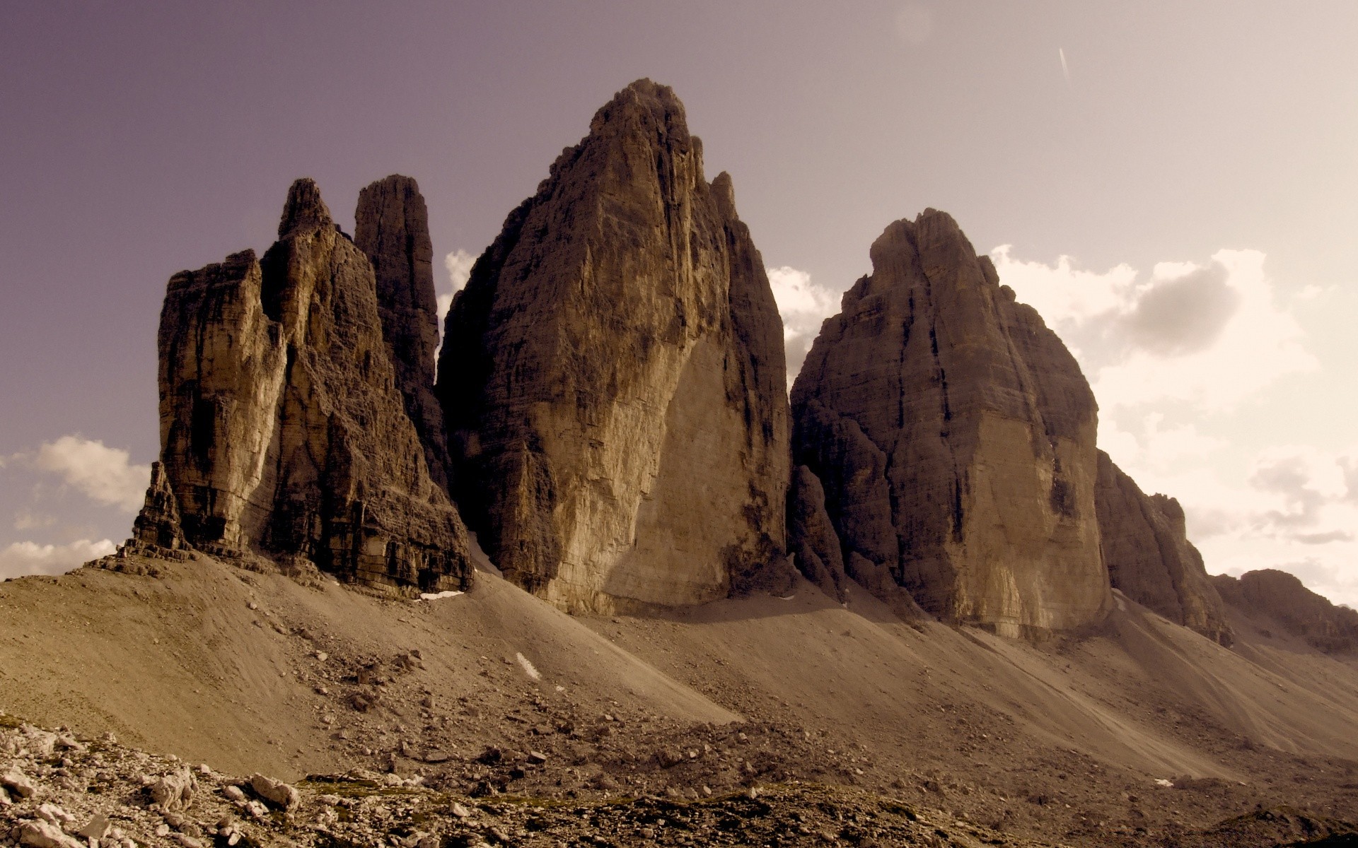 montagnes voyage à l extérieur paysage désert ciel lumière du jour rock montagnes pinnacle