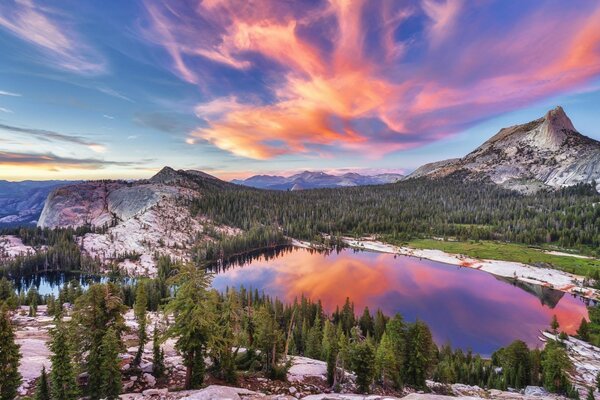 Reflection of the sky in a mountain lake