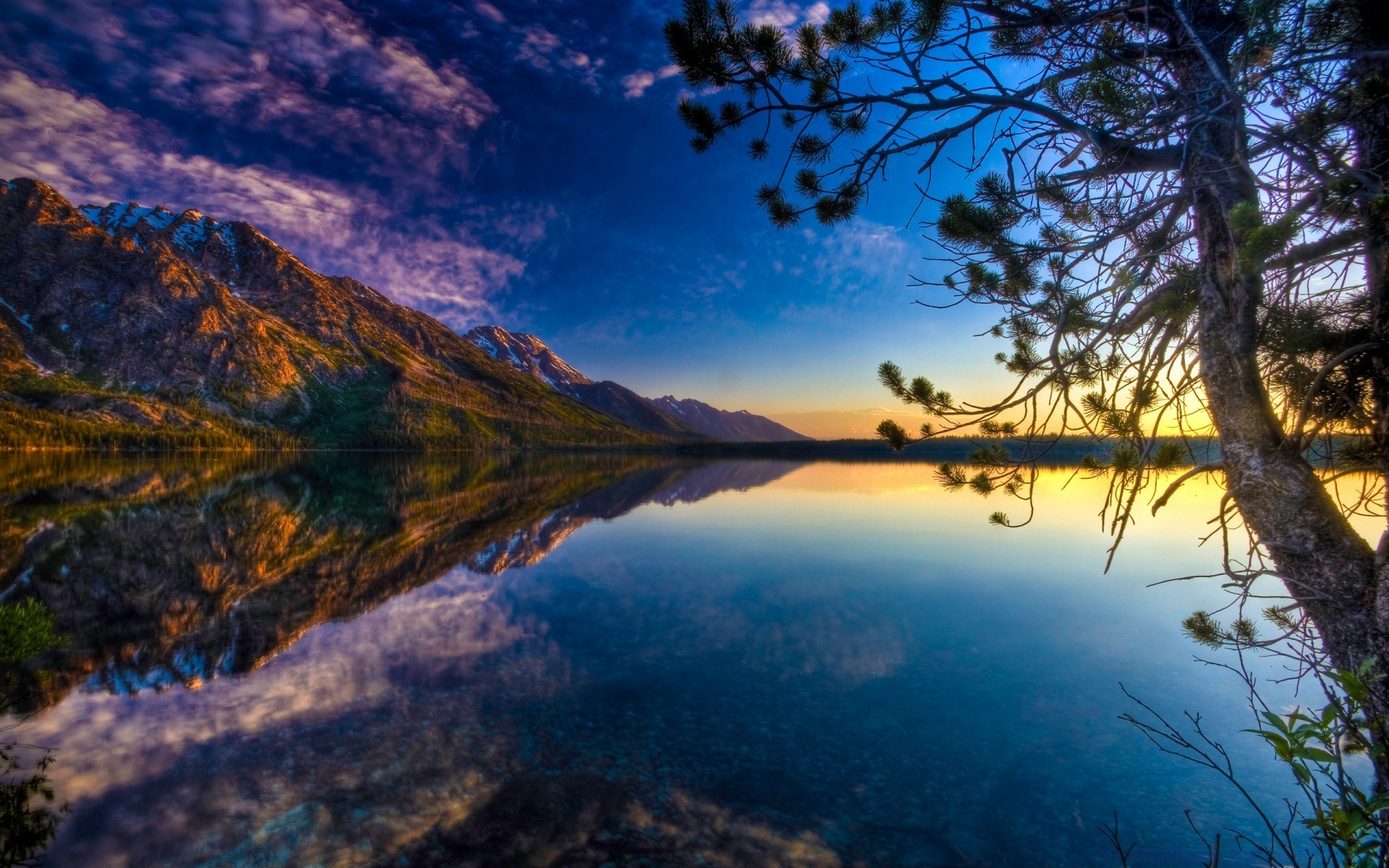 lago agua paisaje cielo naturaleza viajes al aire libre escénico montañas reflexión puesta de sol árbol amanecer noche mar luz del día