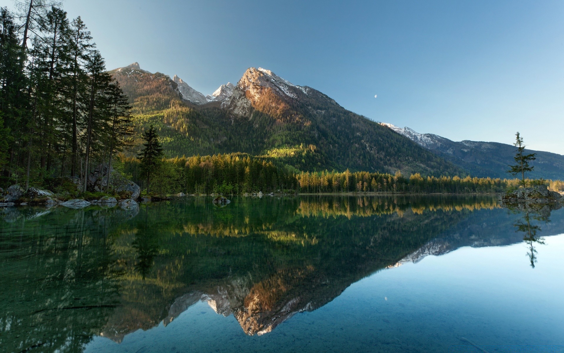 lac eau montagnes paysage réflexion voyage nature rivière scénique bois à l extérieur bois neige ciel vallée rock