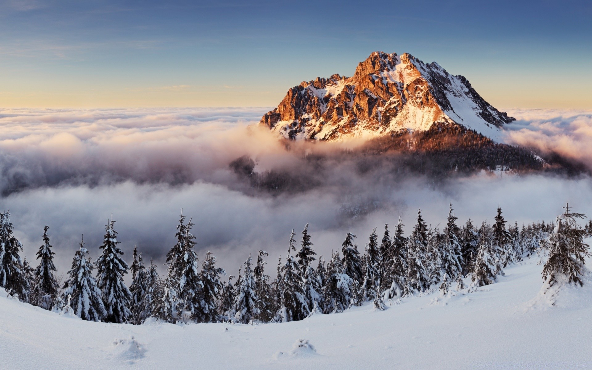 góry śnieg góry zima krajobraz zimno sceniczny lód niebo natura na zewnątrz drewno pinnacle wzgórze dobra pogoda szczyt górski