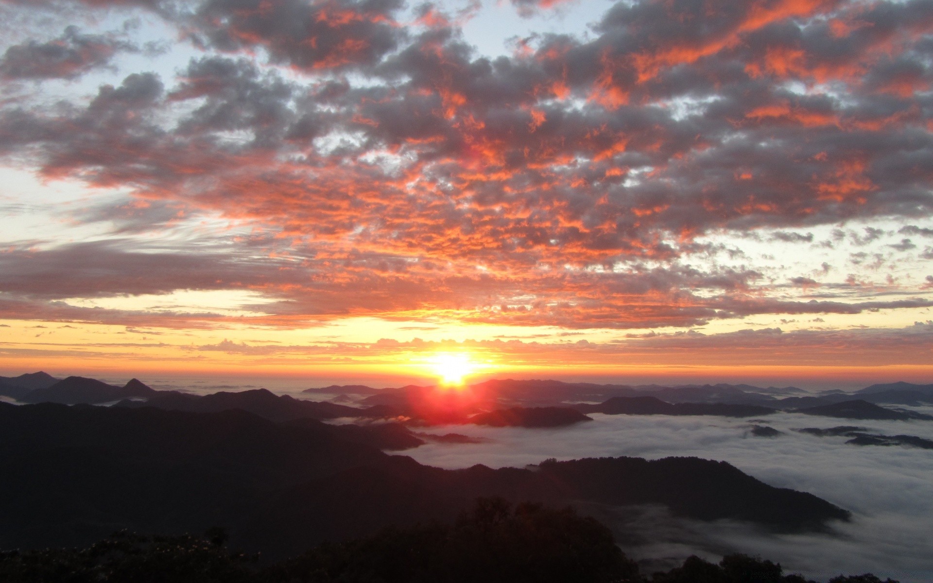 山 日落 日出 太阳 傍晚 黄昏 景观 天空 好天气 自然 户外 山 旅游