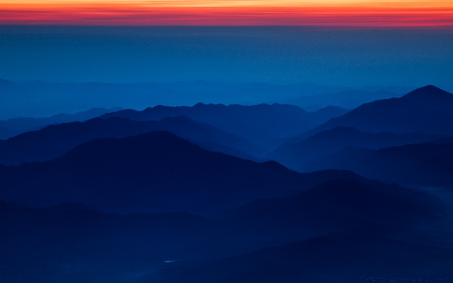 cielo montañas puesta de sol noche amanecer paisaje viajes cielo al aire libre luz del día agua crepúsculo luz