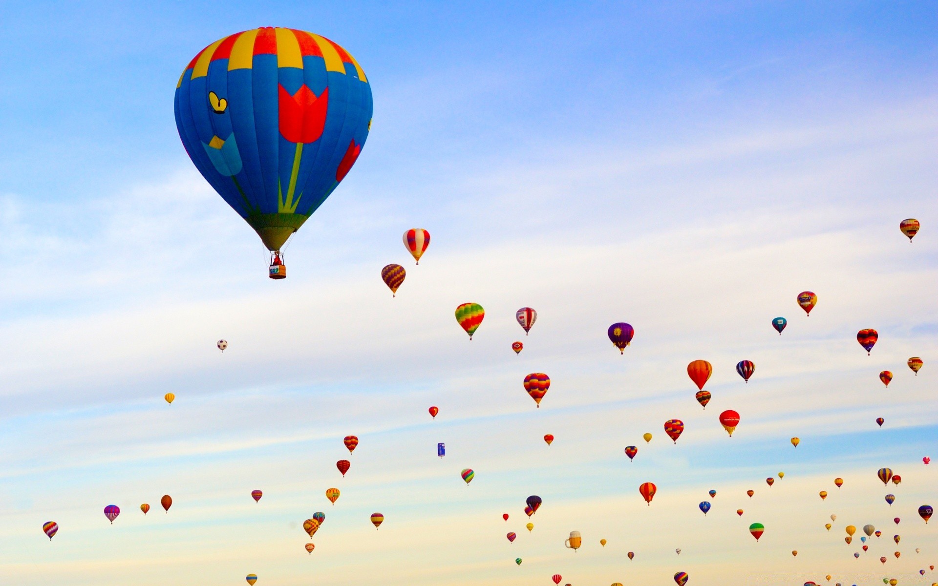 cielo globo aire helio cielo libertad vuelo caliente-globo diversión viento avión natación festival vacaciones viajes