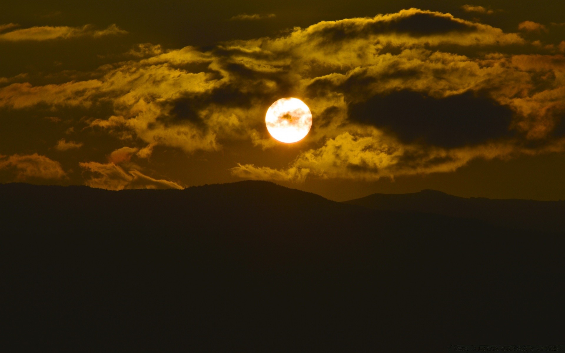 ciel coucher de soleil ciel paysage crépuscule soleil soir lumière lune aube éclipse rétro-éclairé silhouette nuage beau temps montagnes nature météo ombre à l extérieur