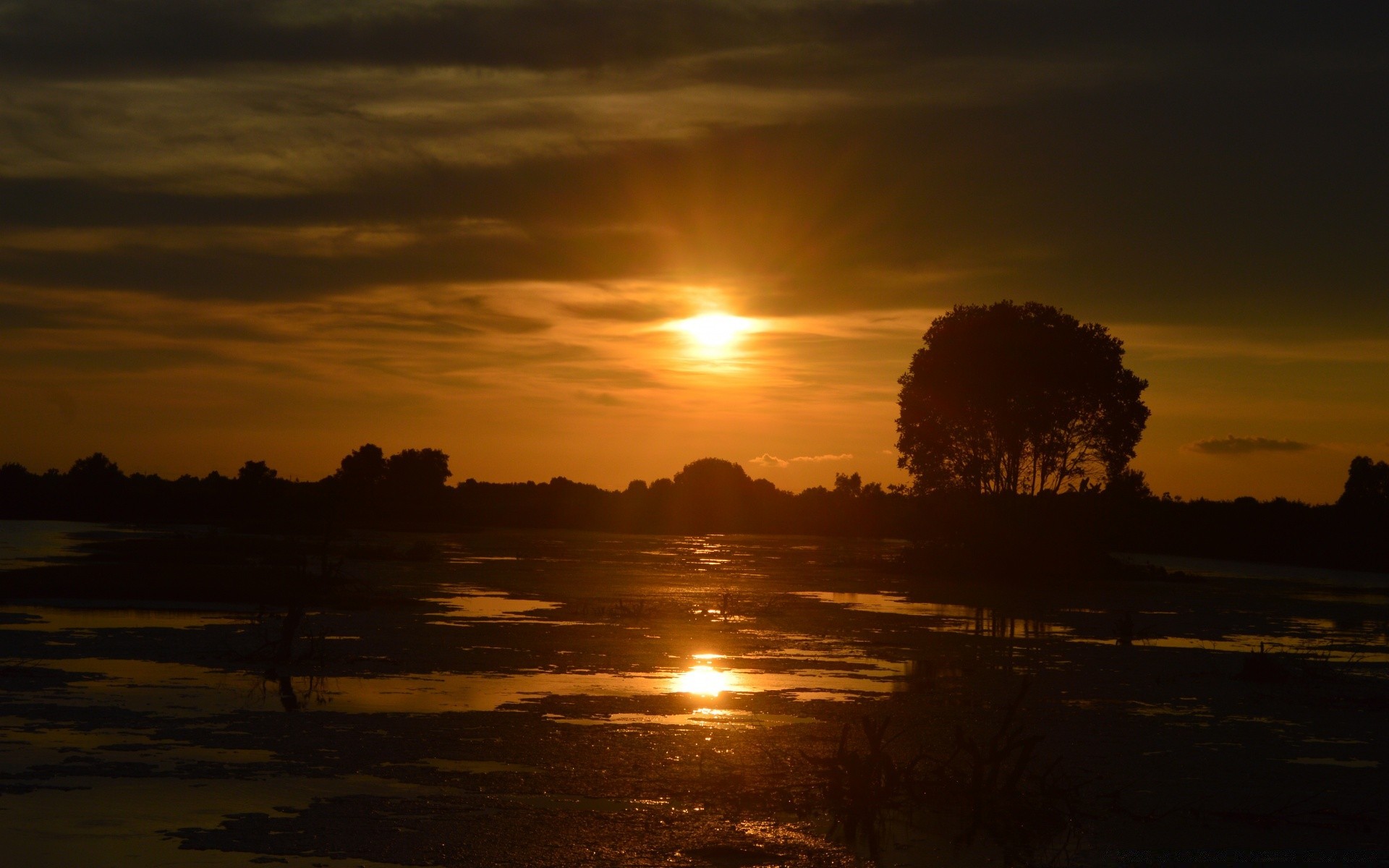 céu pôr do sol amanhecer água sol noite crepúsculo natureza céu lago iluminado paisagem praia reflexão bom tempo ao ar livre silhueta