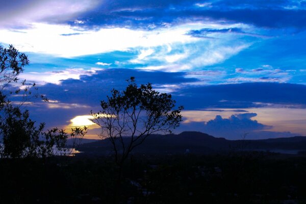 Crepúsculo en el atardecer Celestial