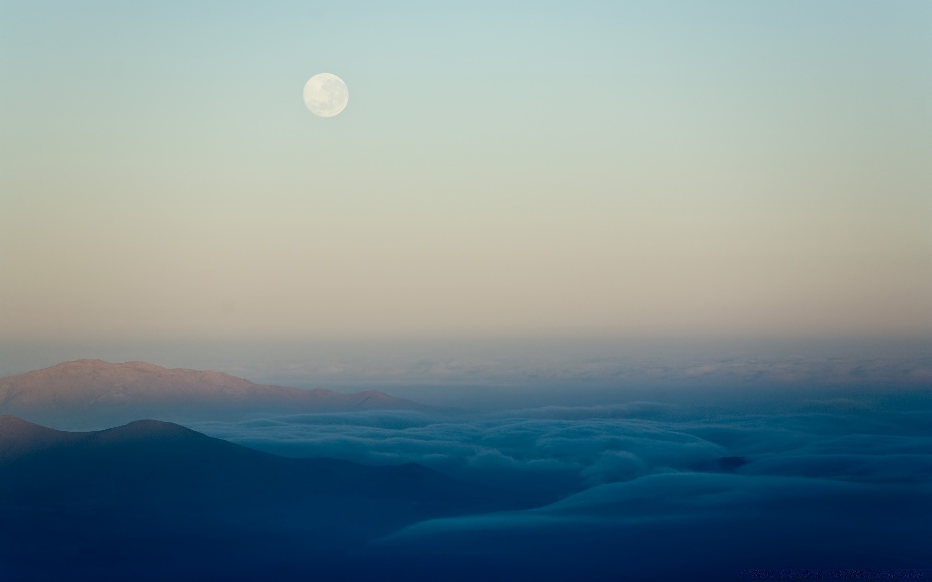 ciel ciel paysage nature coucher de soleil aube brouillard soleil lumière à l extérieur montagnes soirée lumière du jour voyage mer beau temps crépuscule