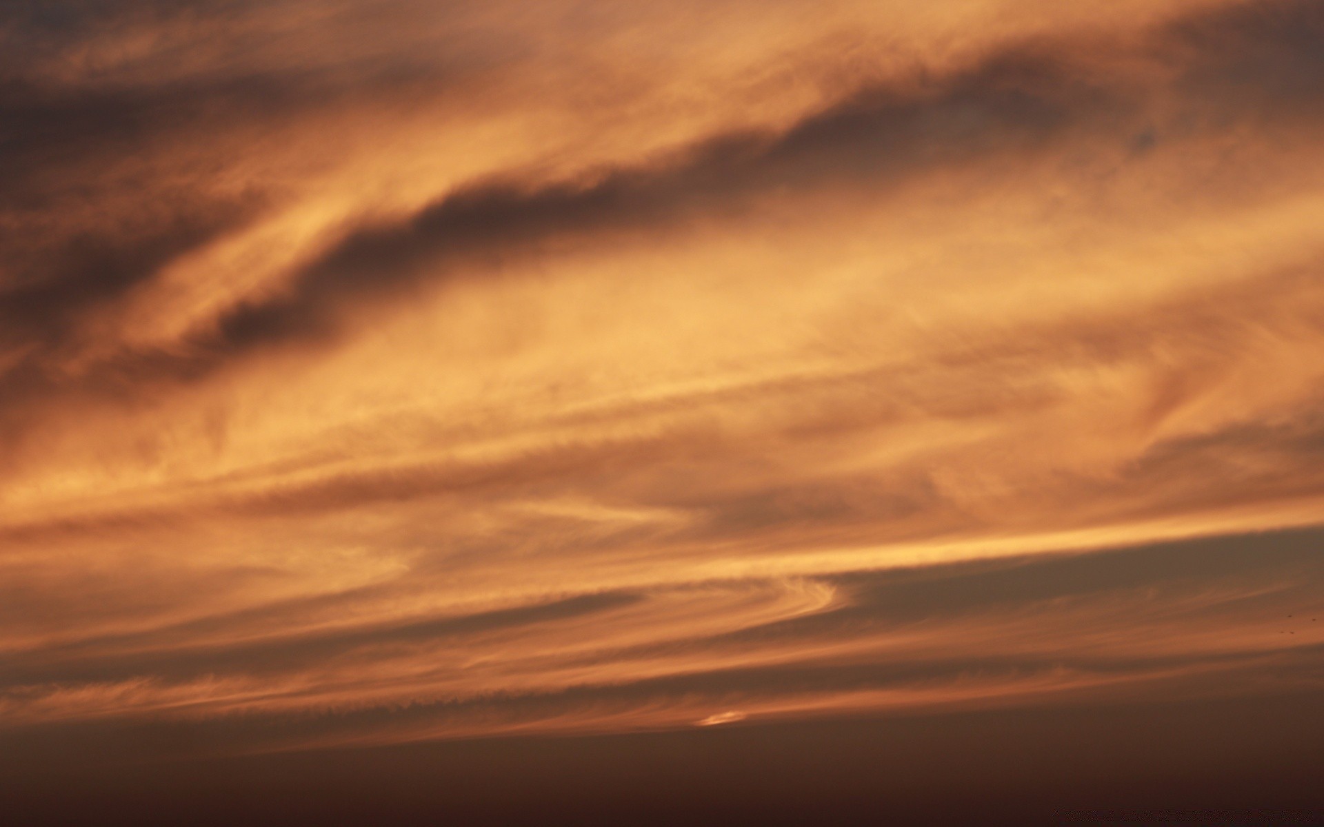 ciel coucher de soleil ciel paysage soleil soir météo crépuscule tempête lumière nature aube beau temps à l extérieur lumière du jour dramatique nuage or sombre bureau