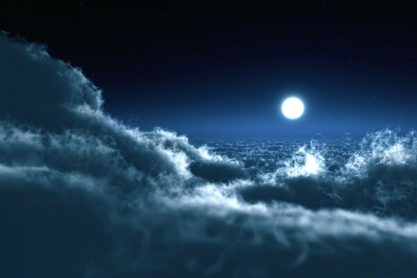 Las nubes nocturnas se acercan a la Luna