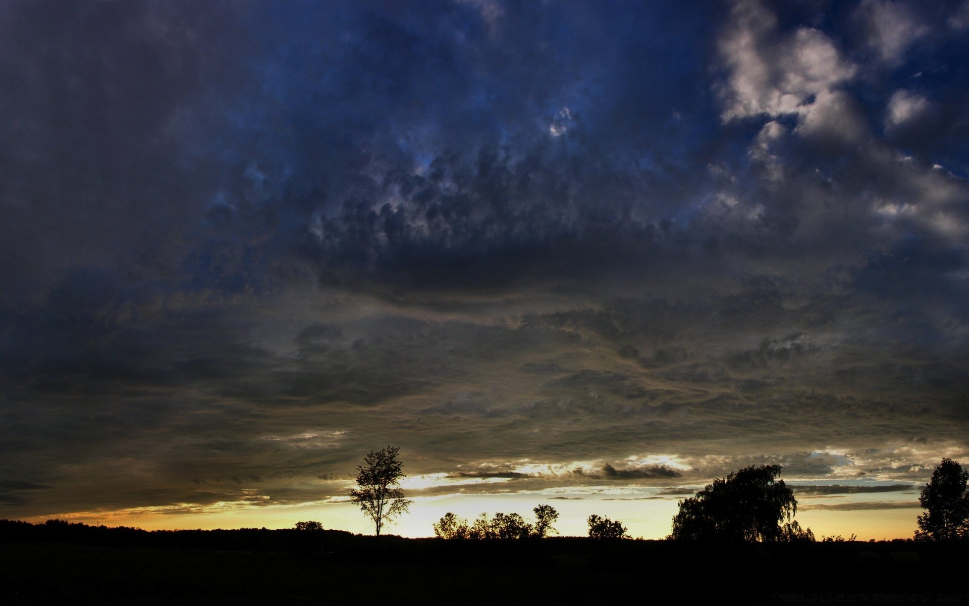 cielo puesta de sol cielo tormenta paisaje árbol al aire libre naturaleza anochecer noche amanecer luz silueta sol lluvia oscuro luz del día tiempo agua