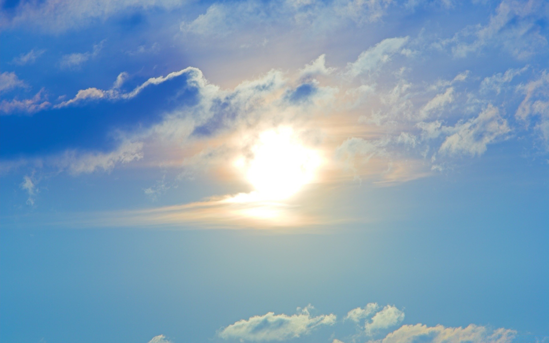 天空 天空 太阳 日光 自然 好天气 天气 景观 夏天 户外 光 高 天空 空气 大气 自由 空间 云 风景 环境