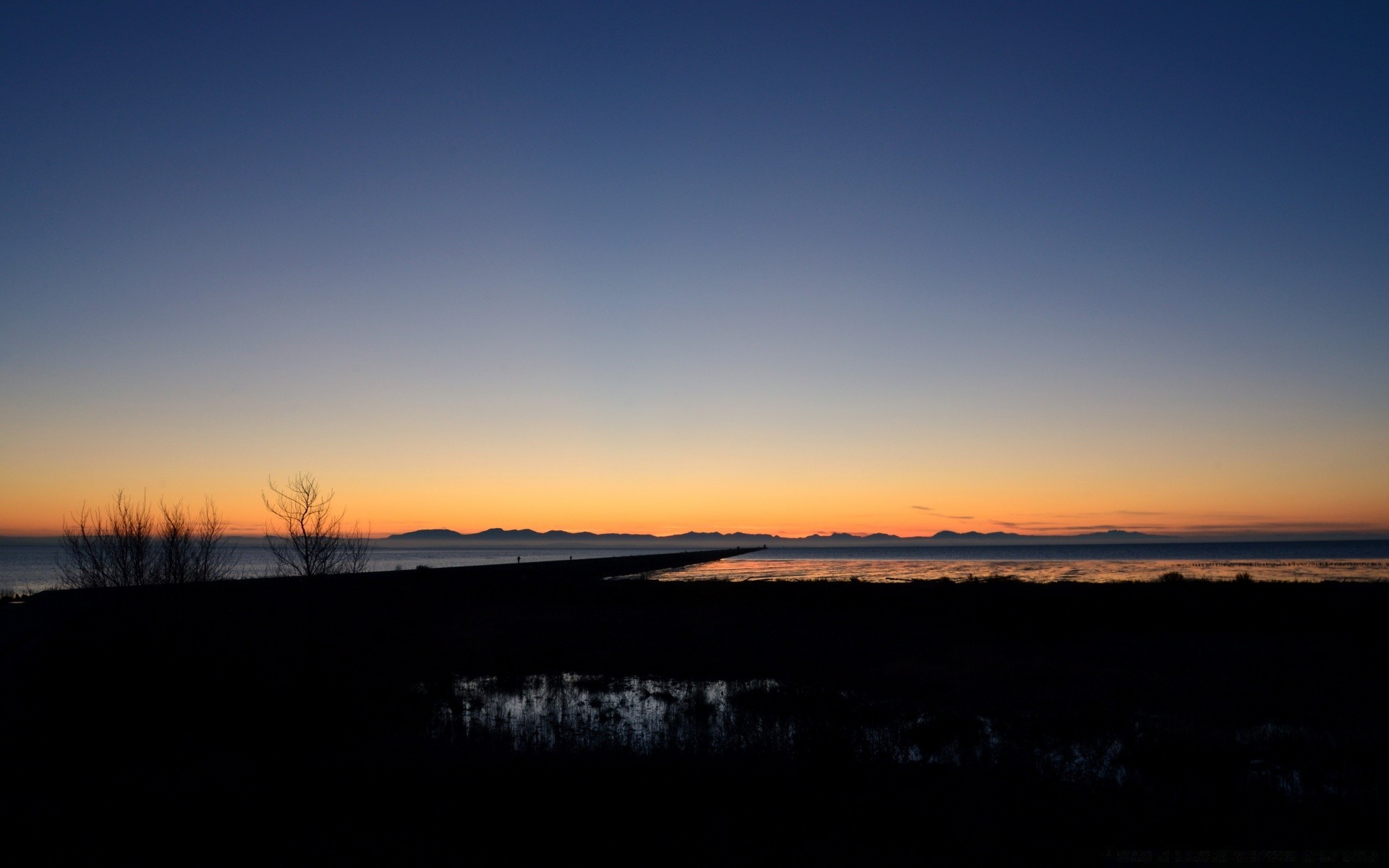 ciel coucher de soleil aube crépuscule ciel soir paysage eau lune soleil lac silhouette nature brouillard lumière à l extérieur arbre rétro-éclairé sombre voyage