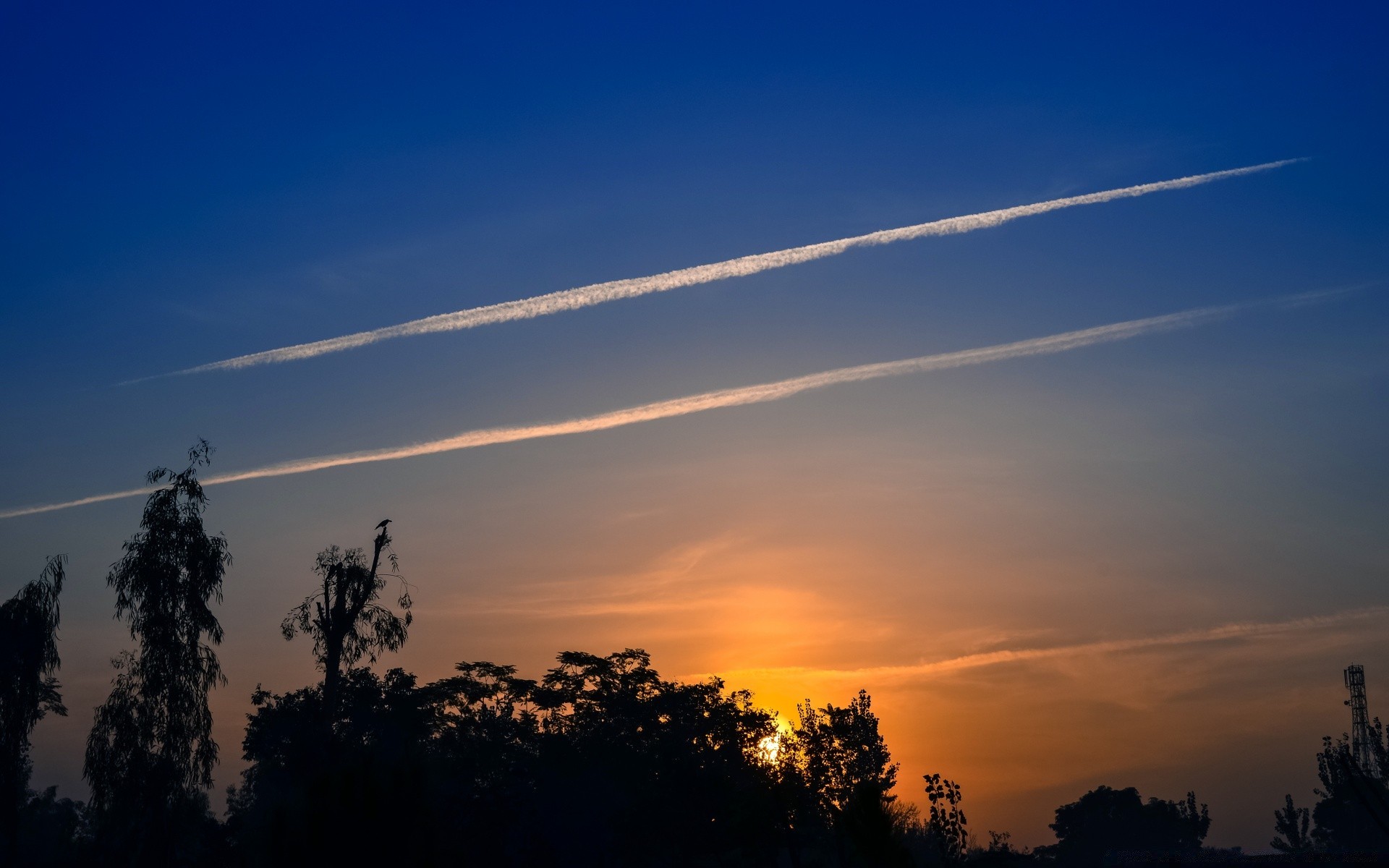 céu pôr do sol céu amanhecer noite sol crepúsculo silhueta ao ar livre paisagem luz bom tempo luz de fundo luz do dia natureza viagens