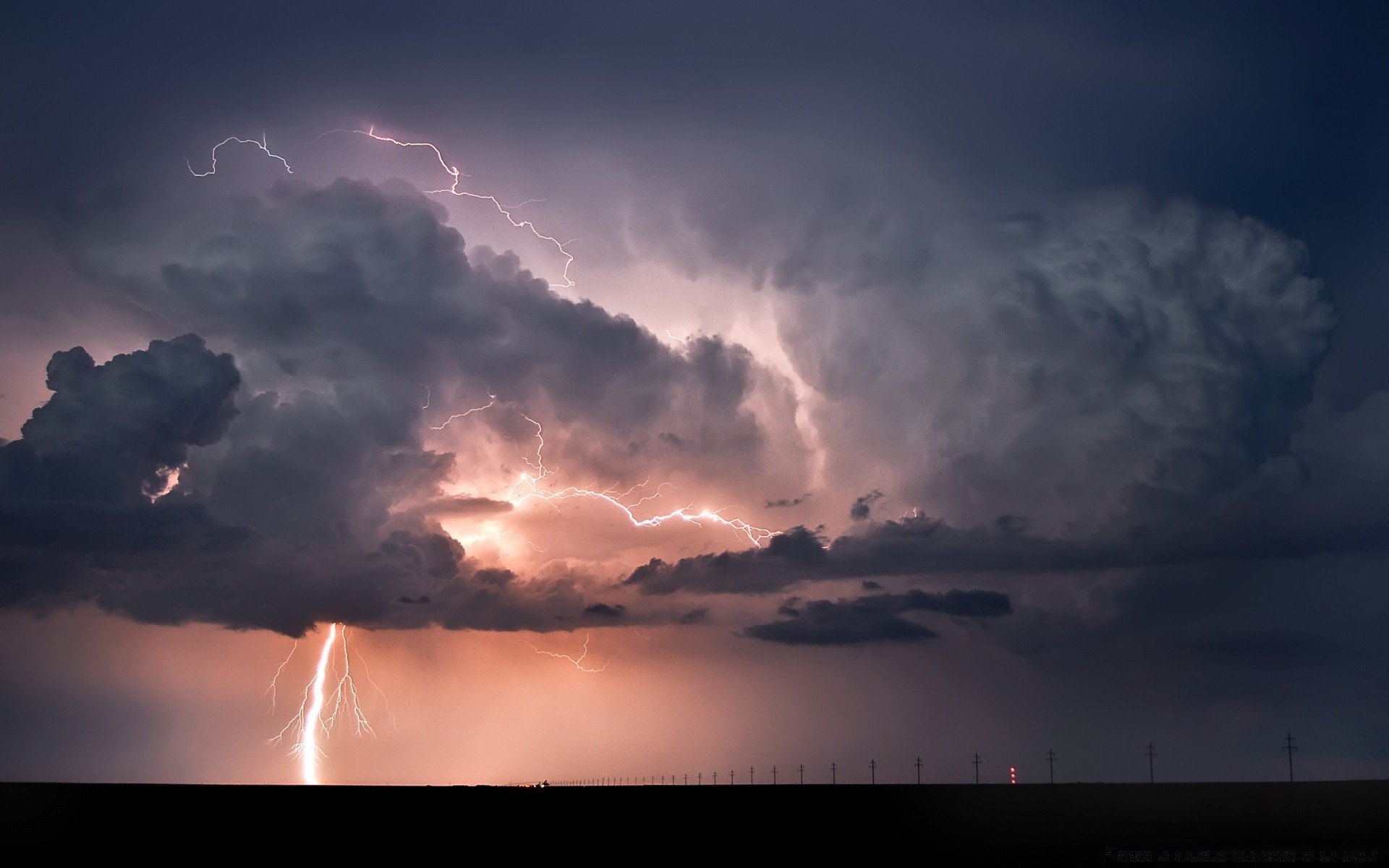 himmel sonnenuntergang himmel sturm sonne dramatisch dämmerung abend landschaft regen blitz natur licht wetter dämmerung gewitter wolke silhouette dunkel