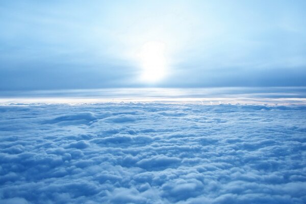 Nuages ressemblant à de la barbe à papa