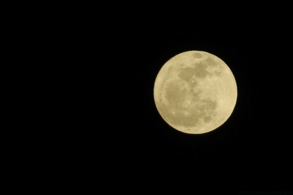 Vollmond bei klarem Wetter