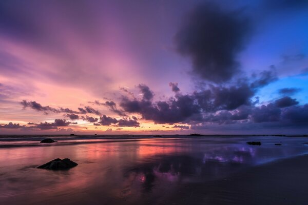 Cielo al tramonto crepuscolo