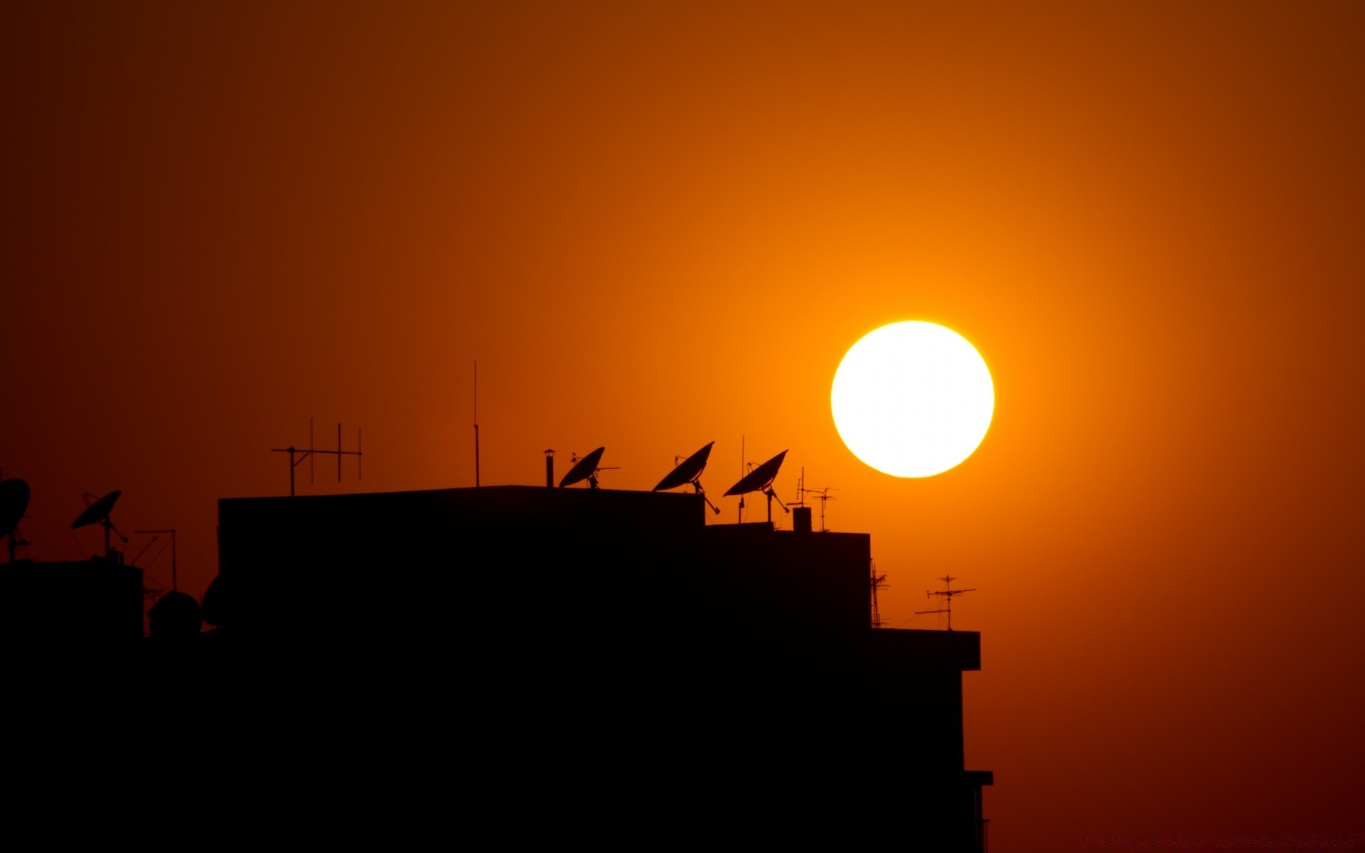 ciel coucher de soleil silhouette soleil aube soir rétro-éclairé ciel crépuscule lune lumière mer