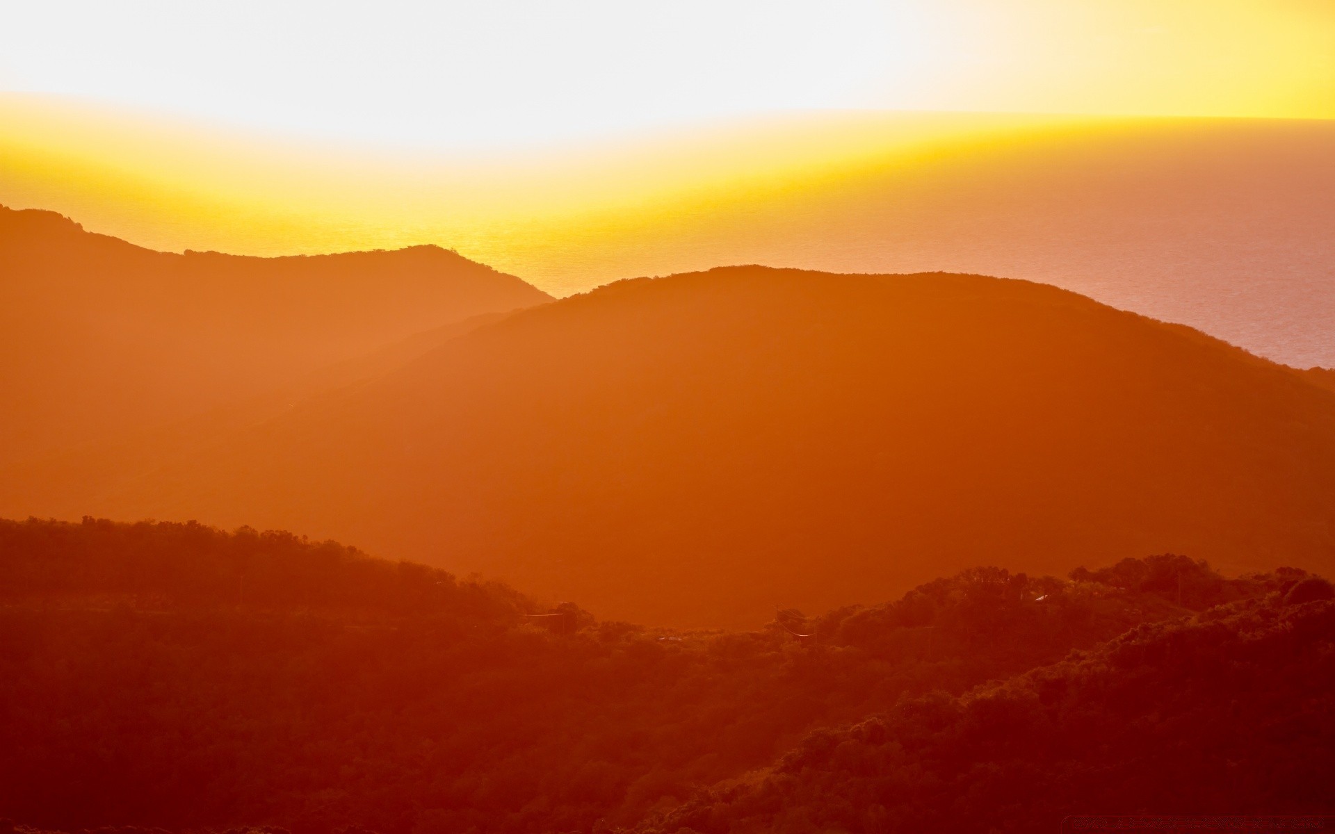 ciel coucher de soleil aube soir rétro-éclairé brouillard paysage soleil montagnes crépuscule lumière du jour à l extérieur ciel voyage brouillard