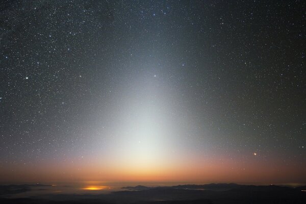 Des milliards d étoiles dans le ciel nocturne