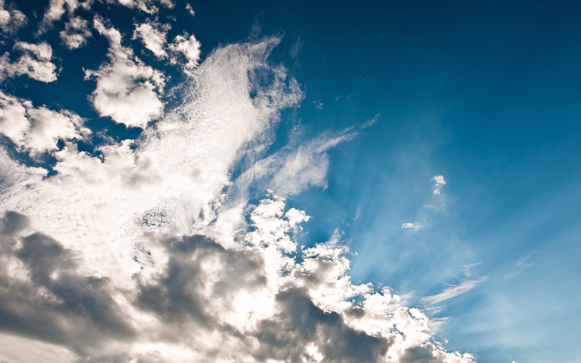 cielo cielo al aire libre naturaleza tiempo buen tiempo verano alta meteorología luz del día sol cielo paisaje abajo luz espacio nube escénico brillante