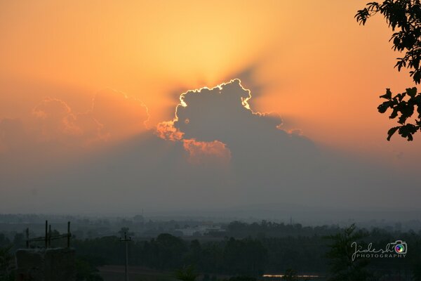 Aube gris-feu. Matin