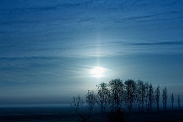 Landschaft mit Nordsonne am Morgen