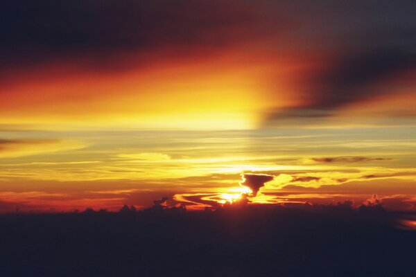 The endless evening sky accompanies the sun