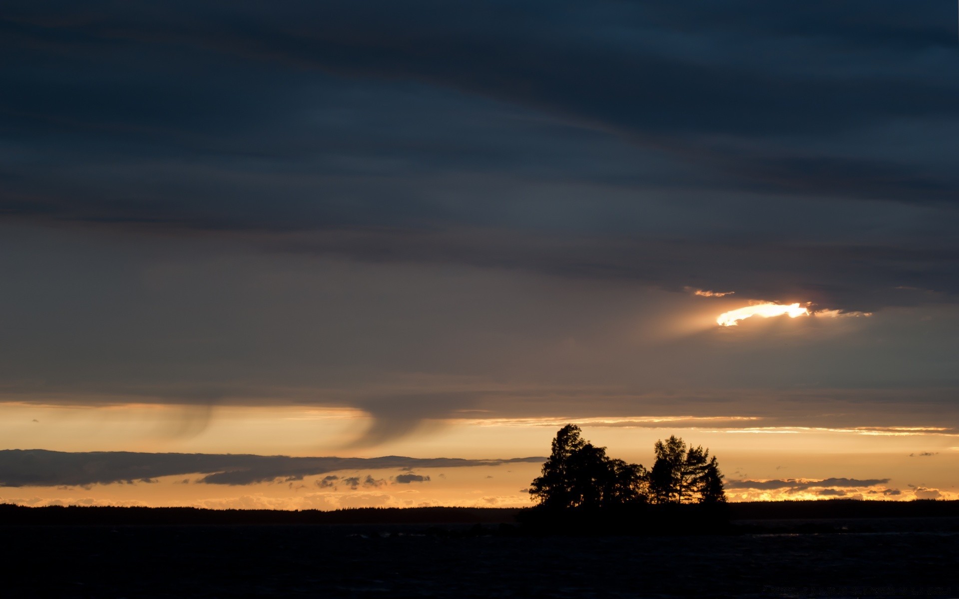 the sky sunset evening dawn sky dusk outdoors sun nature landscape water dark silhouette moon