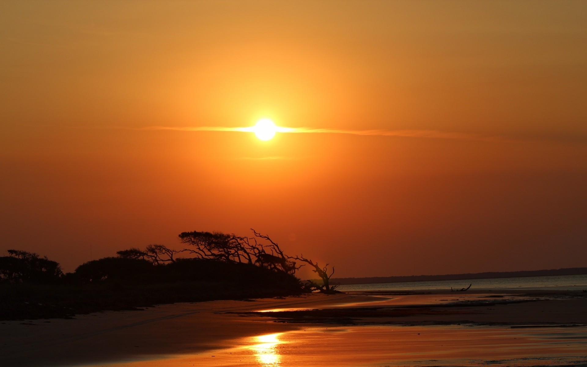 cielo puesta de sol amanecer sol noche agua crepúsculo playa océano mar iluminado cielo paisaje mar silueta buen tiempo paisaje