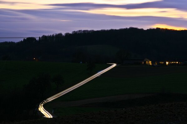 Dunkelblauer Himmel Nachtstraße