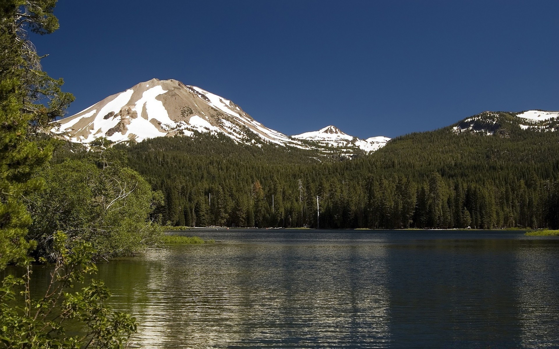 lago nieve montañas agua paisaje escénico reflexión madera al aire libre viajes naturaleza luz del día cielo árbol