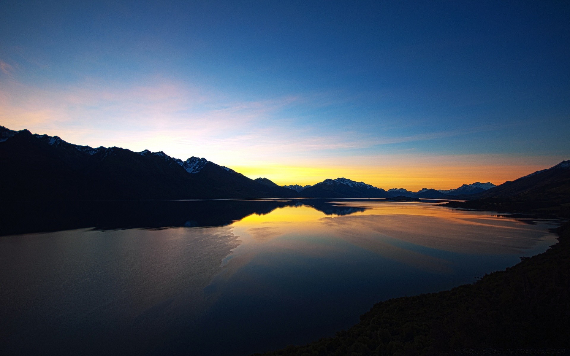 lago puesta de sol amanecer agua paisaje noche crepúsculo niebla montañas reflexión cielo sol naturaleza luz niebla