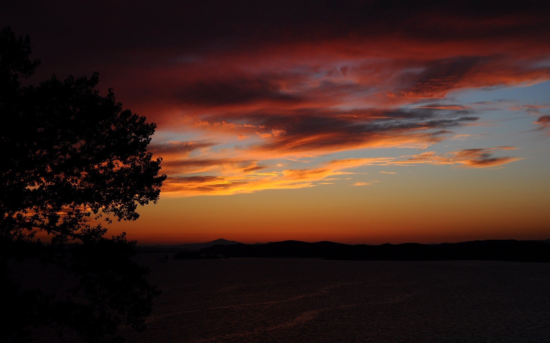 lago puesta de sol amanecer noche crepúsculo sol cielo iluminado paisaje silueta