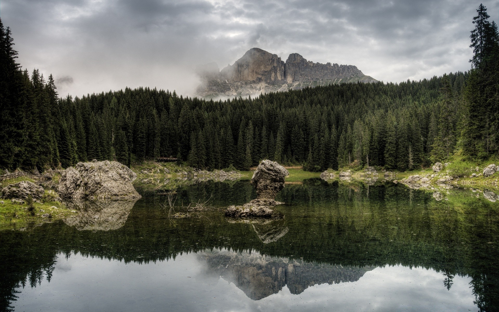 lac eau réflexion paysage à l extérieur montagnes nature rivière bois voyage conifères scénique ciel bois neige