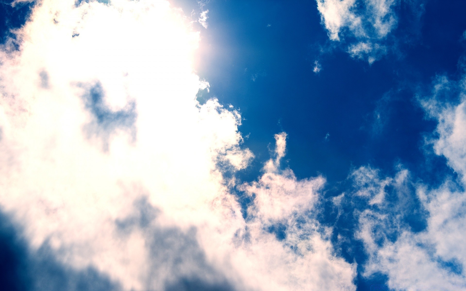 cielo cielo al aire libre luz del día naturaleza tiempo buen tiempo alta escritorio verano luz medio ambiente brillante aire paisaje espacio nube sol color escénico