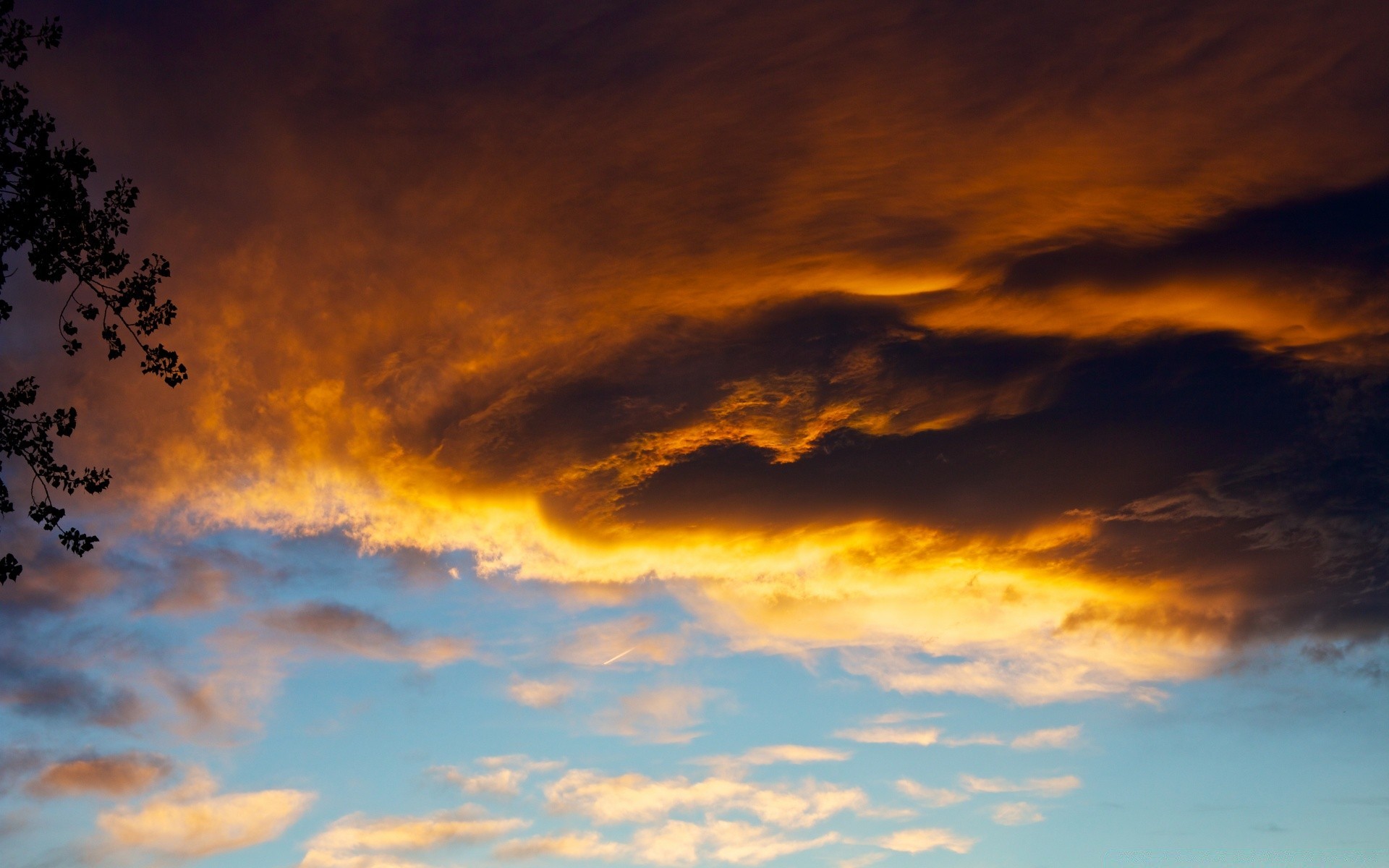 ciel coucher de soleil la nature ciel soleil soir en plein air météo aube beau temps crépuscule lumière paysage été dramatique lumière du jour lumineux sombre météorologie ciel