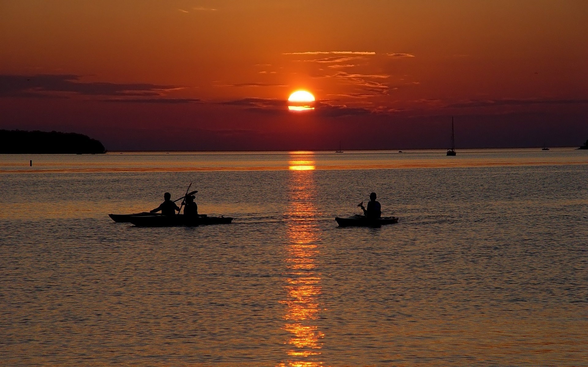 ciel coucher de soleil eau aube silhouette rétro-éclairé soir pêcheur mer océan crépuscule bateau plage bateau mer baida soleil lac loisirs plaisancier réflexion