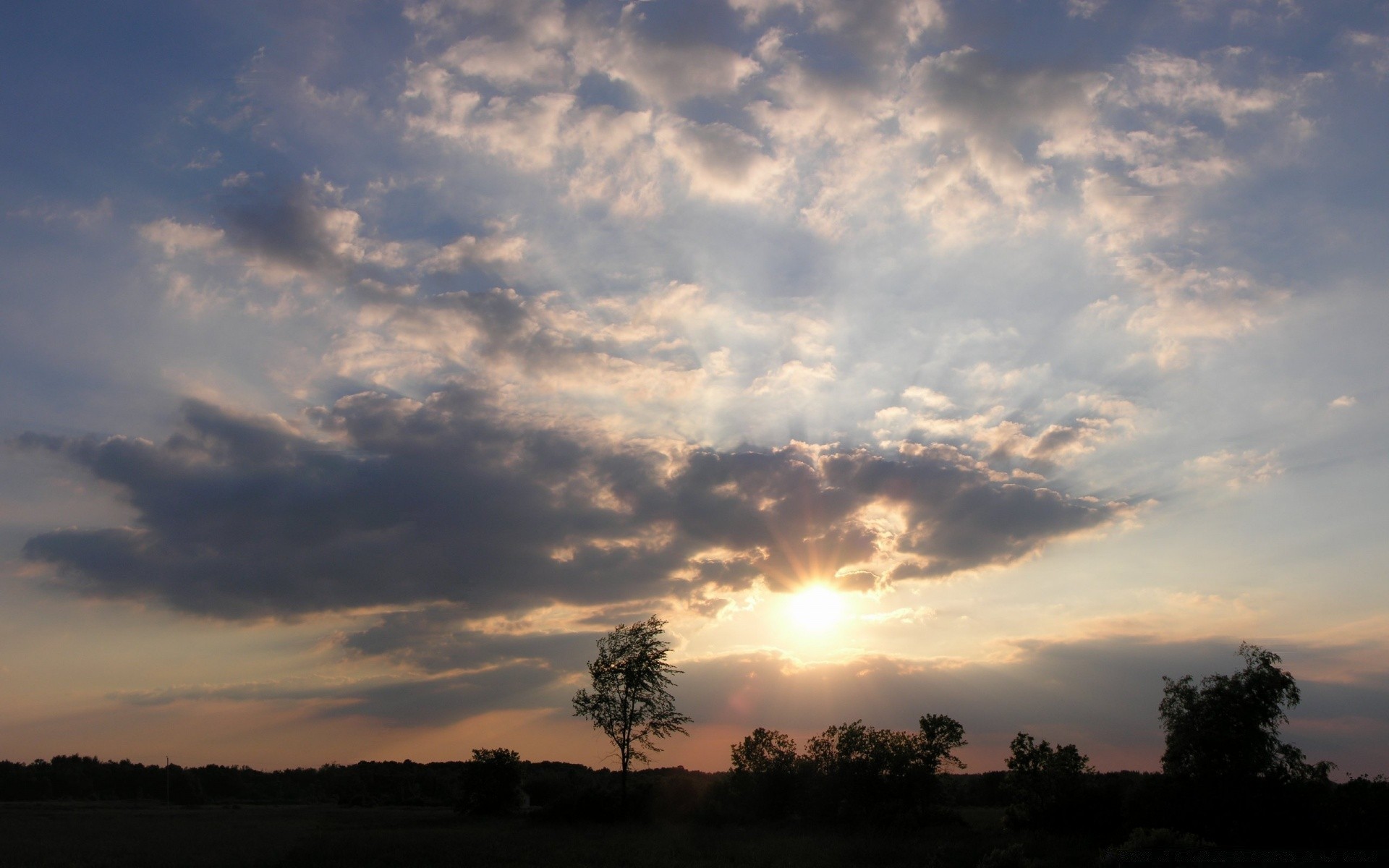 ciel coucher de soleil soleil paysage ciel nature aube beau temps soir en plein air été lumière crépuscule météo tempête arbre nuage rétro-éclairé lumière du jour