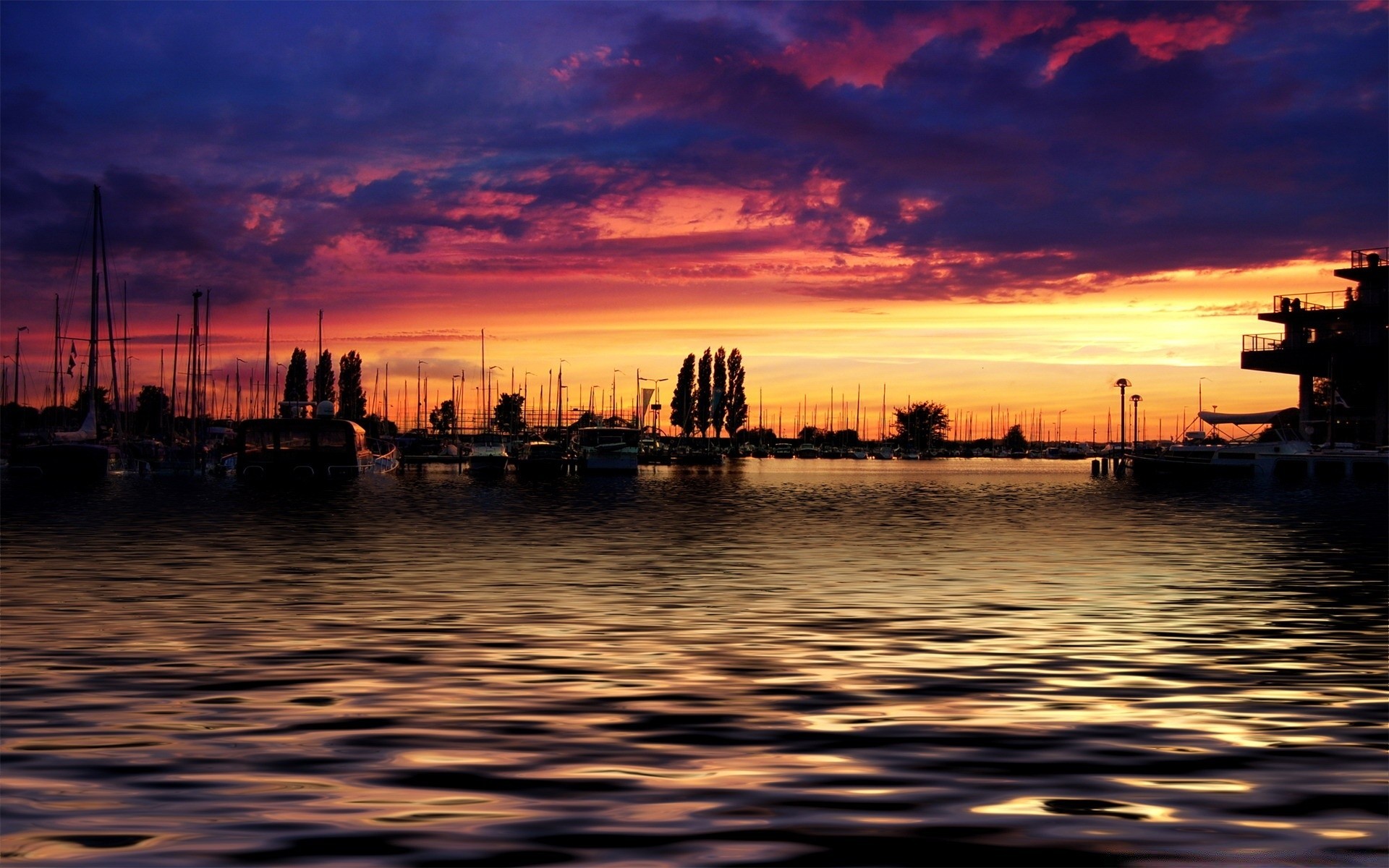 ciel coucher de soleil eau aube crépuscule jetée soir bateau voyage ciel pont mer port ville réflexion système de transport bateau rivière silhouette océan