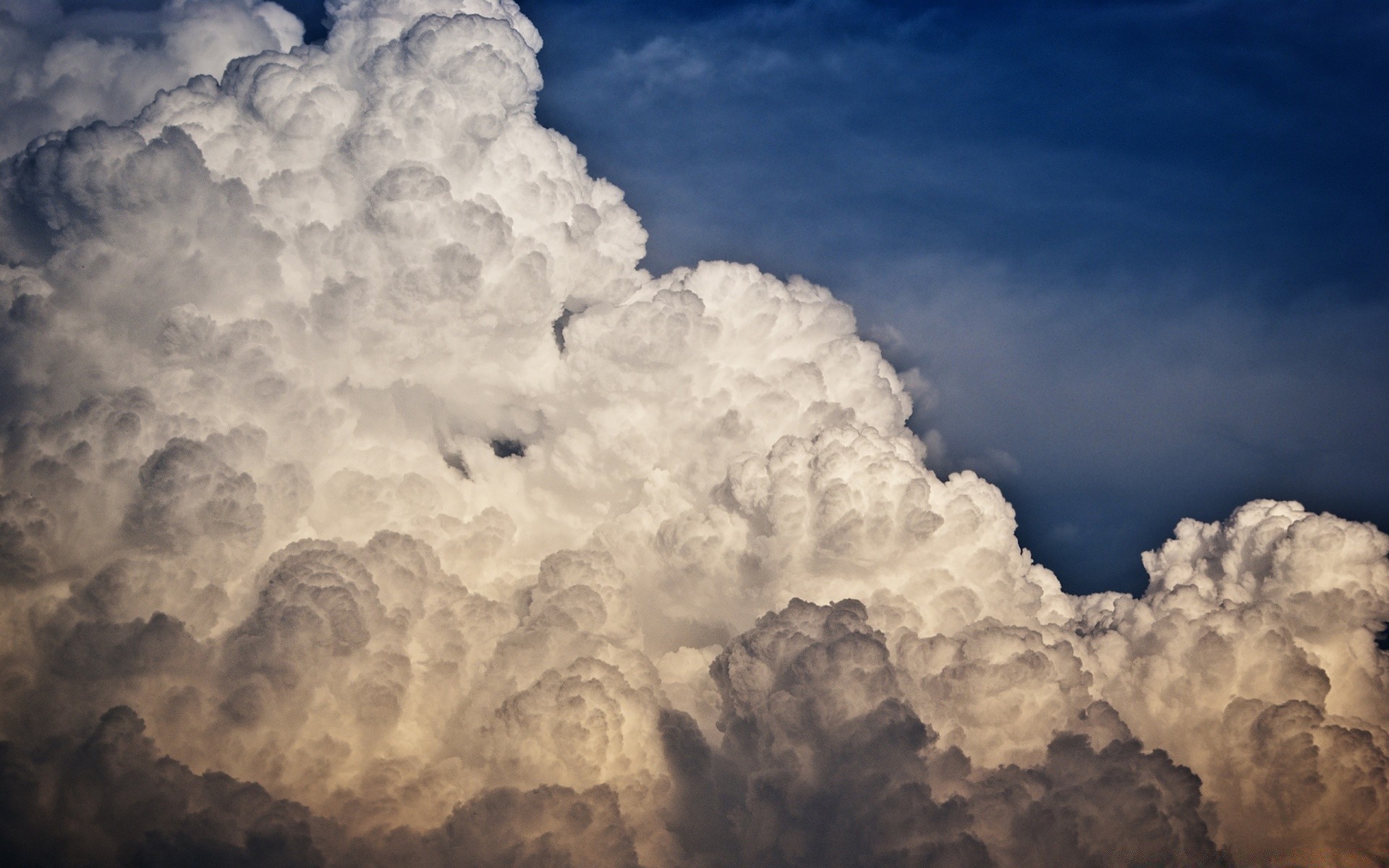 the sky sky nature weather heaven cloud storm light fair weather outdoors landscape dramatic meteorology cloudy sun high dark