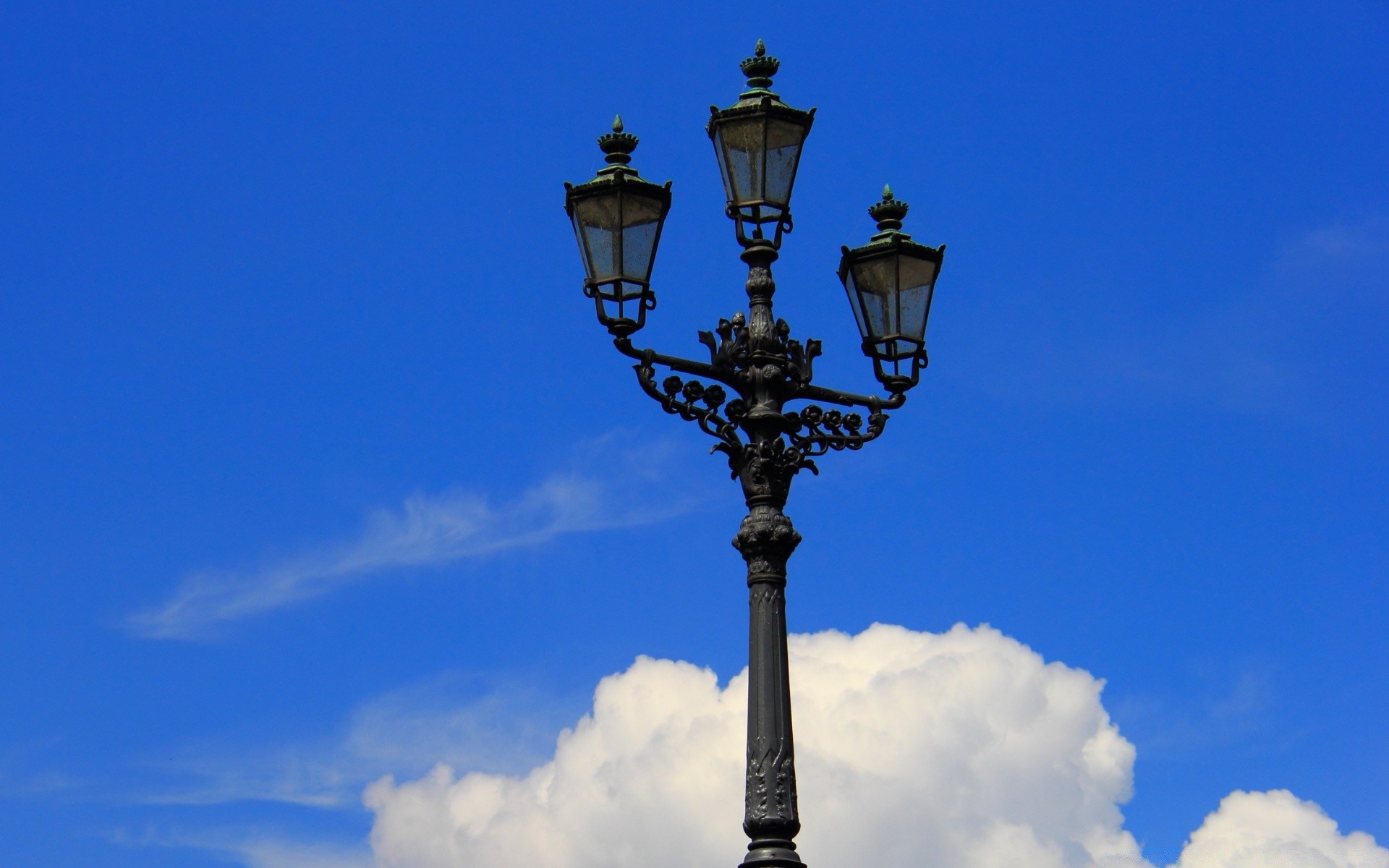 cielo lampada lanterna cielo lampione luminoso semaforo all aperto luce illuminato sole classico