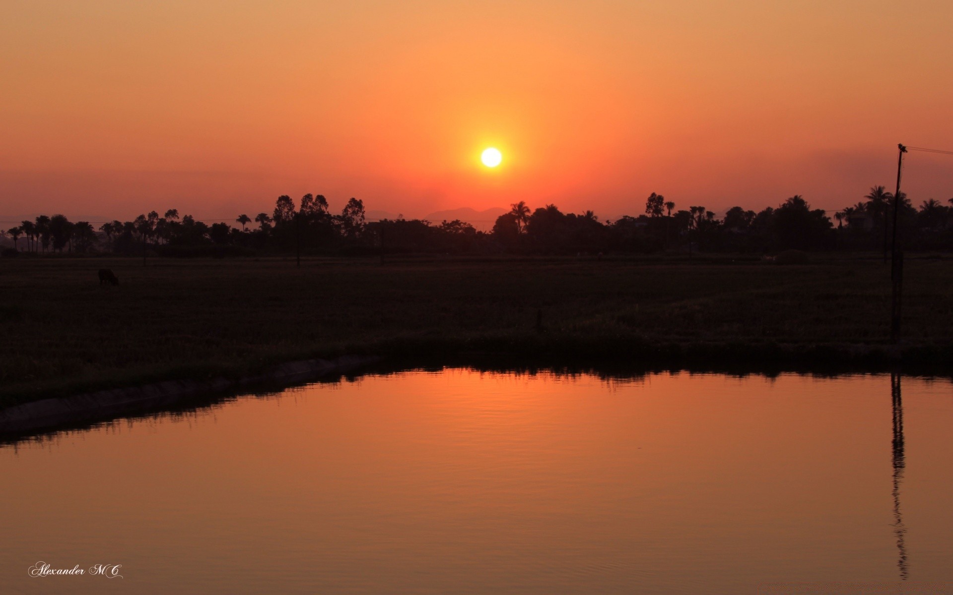 cielo tramonto alba sera crepuscolo acqua sole illuminato silhouette riflessione lago cielo paesaggio all aperto nebbia