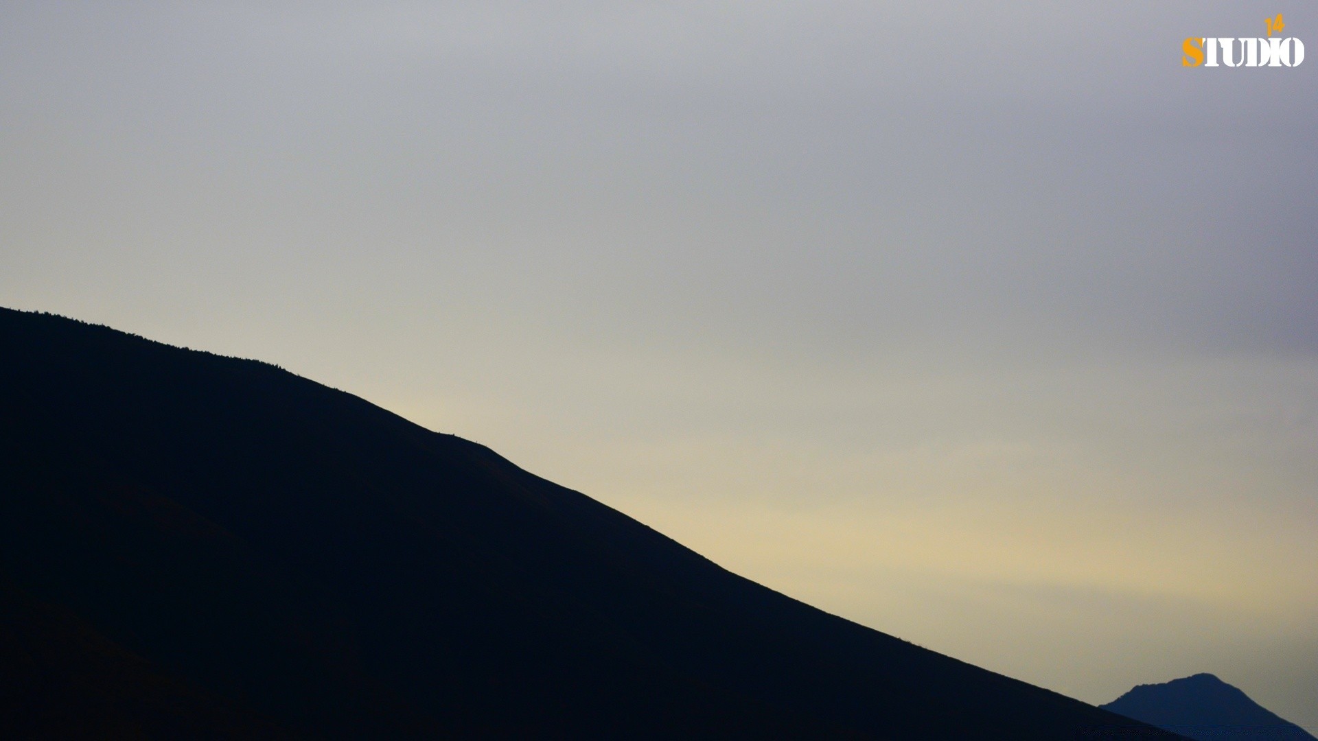 himmel himmel landschaft berge mond sonnenuntergang tageslicht im freien reisen nebel licht natur dämmerung vulkan wüste sonne baum abend