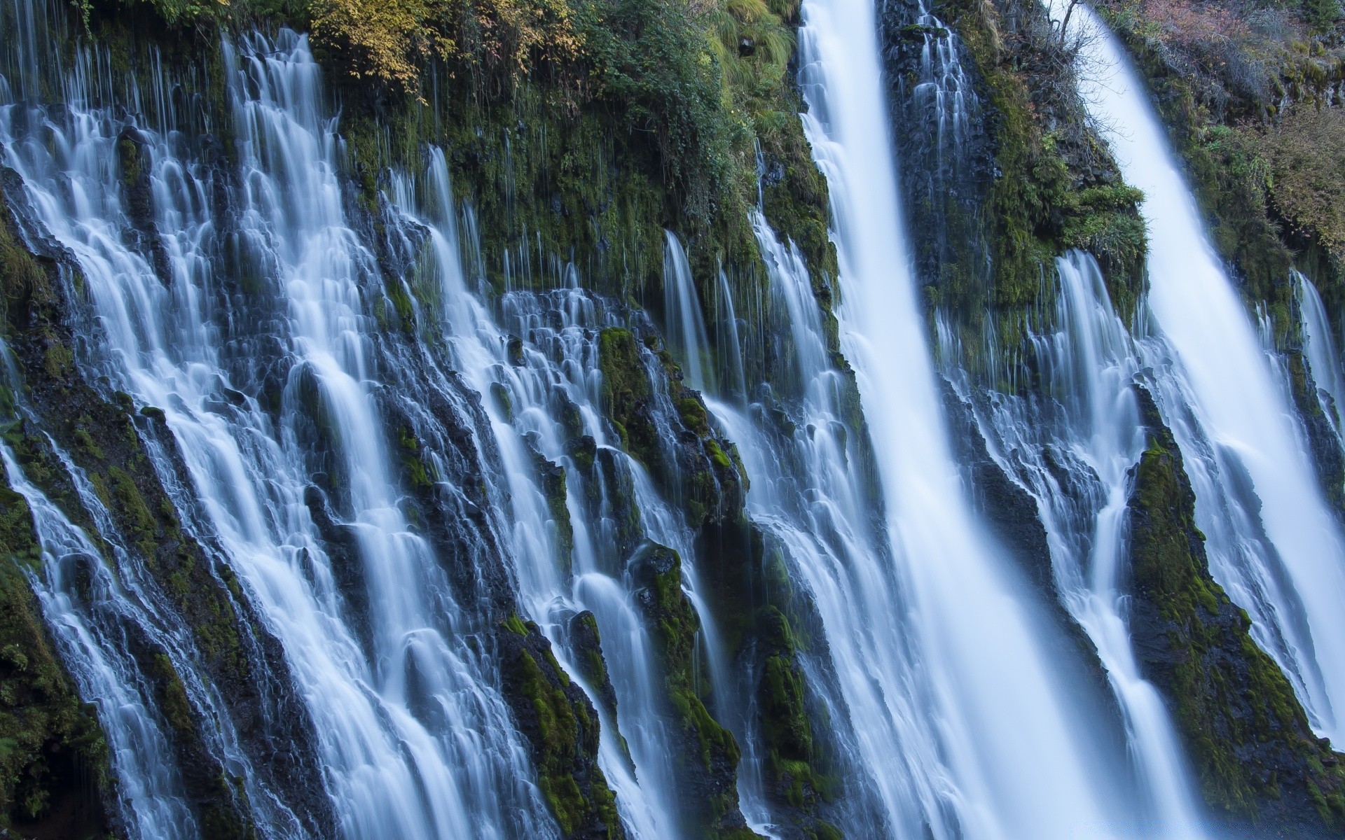 cascadas cascada agua río naturaleza corriente cascada otoño roca movimiento al aire libre viajes madera limpieza mojado paisaje corriente hoja grito salvaje