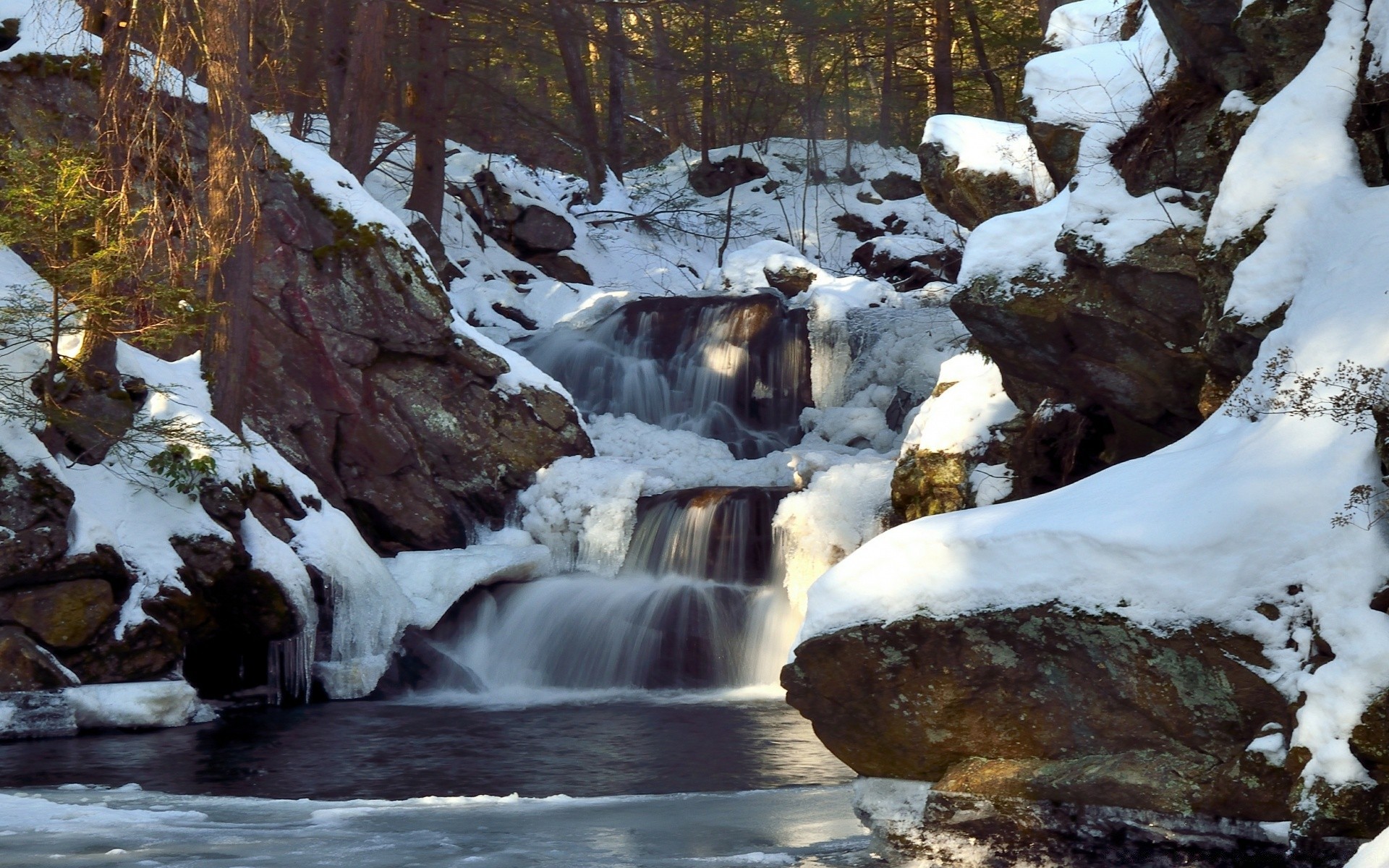 cachoeiras água neve ao ar livre inverno frio natureza rio rocha paisagem córrego cachoeira viagem gelo montanha cênica madeira tráfego luz do dia parque