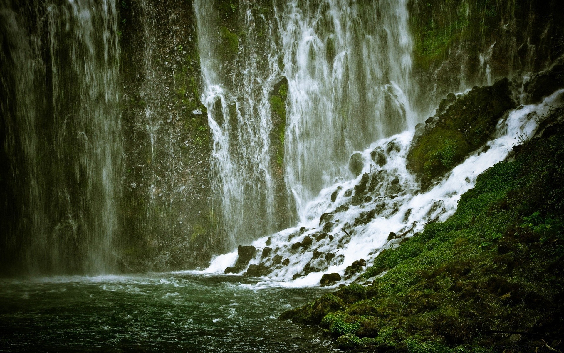 cascate cascata acqua fiume natura legno paesaggio muschio movimento flusso roccia cascata autunno viaggi parco all aperto albero bagnato foglia ambiente