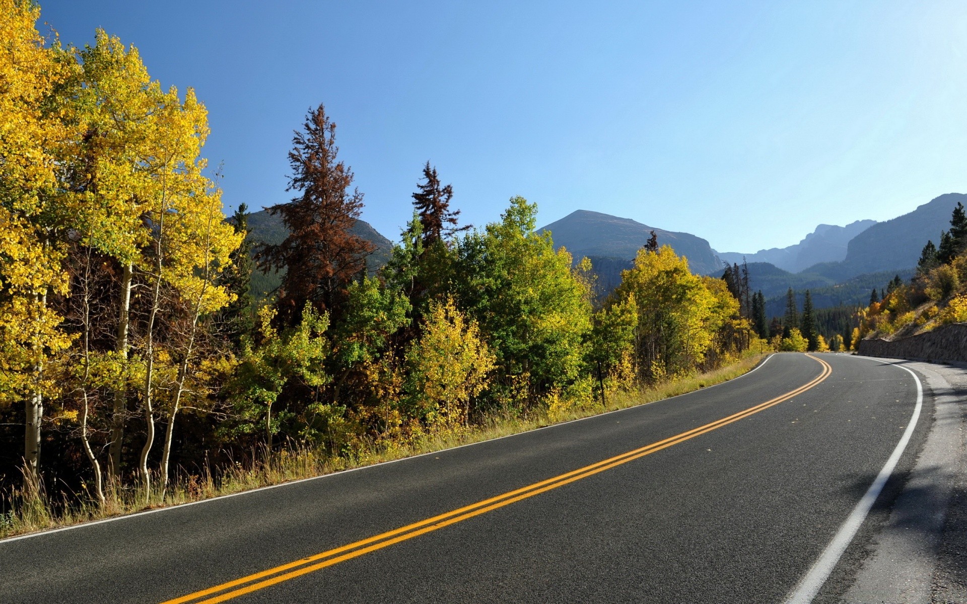 otoño carretera asfalto carretera al aire libre árbol viajes naturaleza guía otoño paisaje madera rural escénico campo hoja cielo sistema de transporte carril