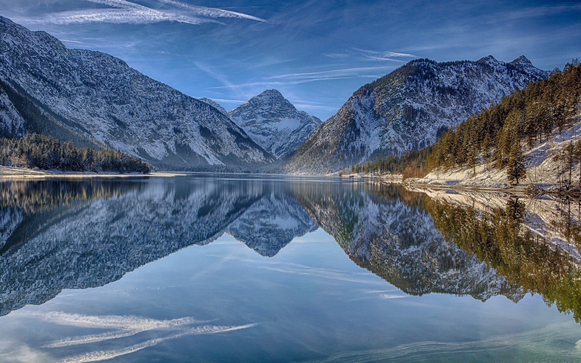 lago nieve montañas paisaje naturaleza escénico viajes hielo al aire libre agua invierno cielo pico de montaña reflexión roca frío